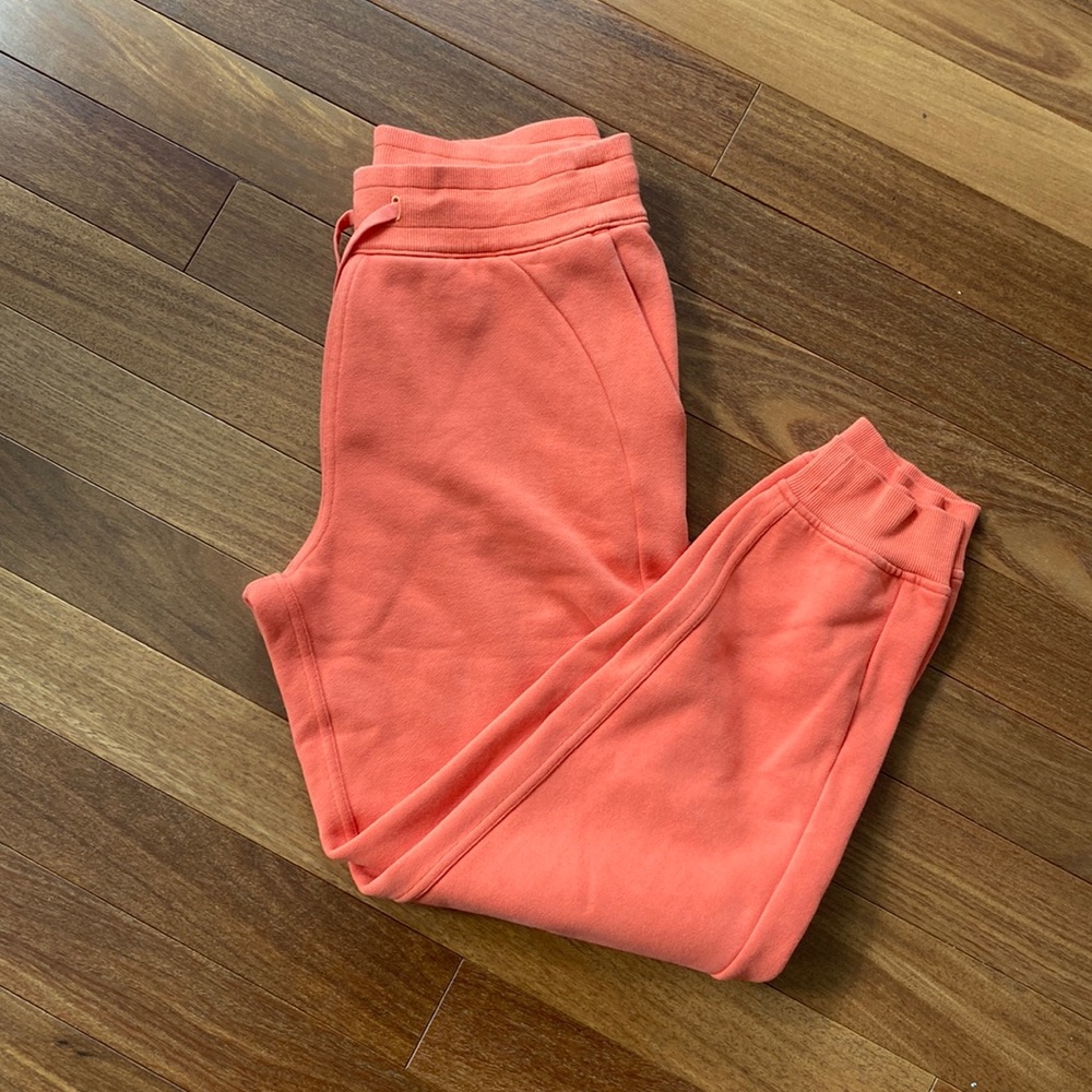 Lululemon Scuba High-Rise Jogger